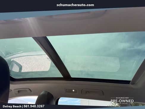 Used 2023 Volkswagen Taos SE w/ Panoramic Sunroof Package FWD image 15