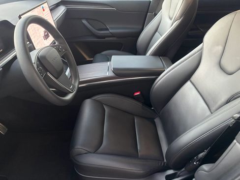 Used 2023 Tesla Model X Standard Sport Utility 4D image 11