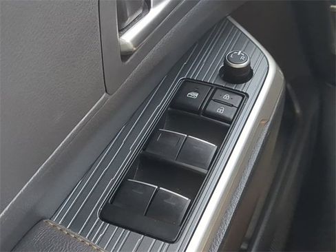 Certified 2023 Toyota Sienna XLE Woodland Edition image 25