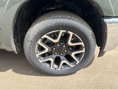 New 2026 RAM 1500 Laramie AWD/4WD image 8