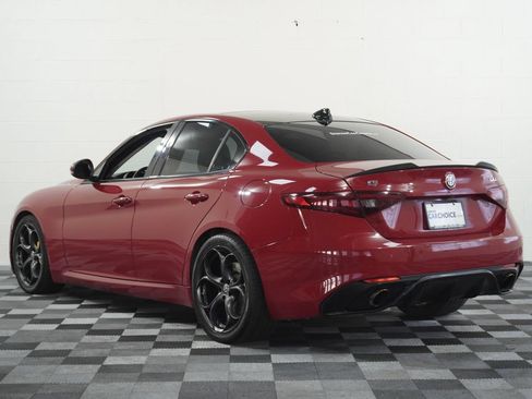 Used 2018 Alfa Romeo Giulia Ti Sport w/ Quick Order Package 22U Sport RWD image 3