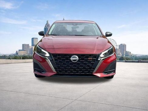 Certified 2025 Nissan Altima 2.5 SR FWD image 28