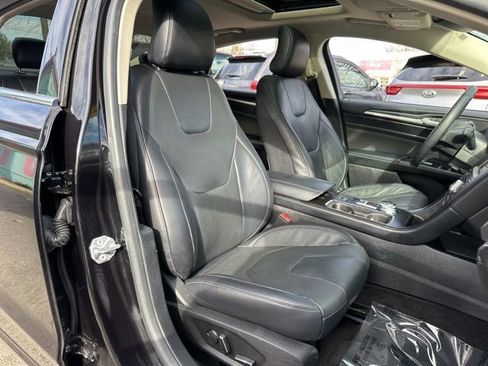 Used 2019 Ford Fusion Titanium image 9