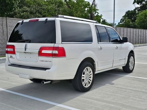 Used 2012 Lincoln Navigator L 2WD image 6