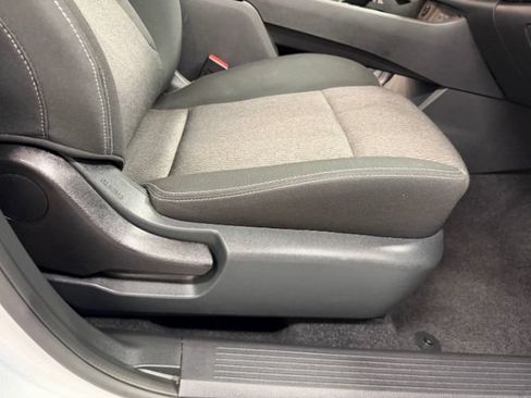 Used 2025 Nissan Rogue SV AWD/4WD image 35