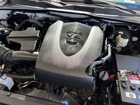 Used 2016 Toyota Tacoma SR5 w/ SR5 Appearance Package (SN) RWD image 30