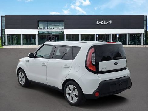 Used 2016 Kia Soul FWD image 3