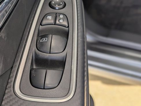 New 2025 Nissan Versa SR image 18