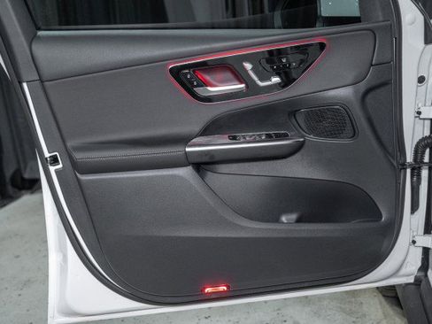 Certified 2025 Mercedes-Benz GLC 300 image 10