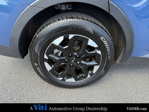 Used 2025 Kia Sorento S FWD image 14