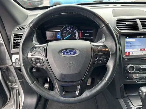 Used 2019 Ford Explorer XLT w/ Equipment Group 202A image 13