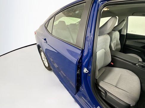 Used 2025 Toyota Camry LE image 28