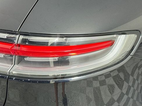 Used 2023 Porsche Macan AWD/4WD image 31