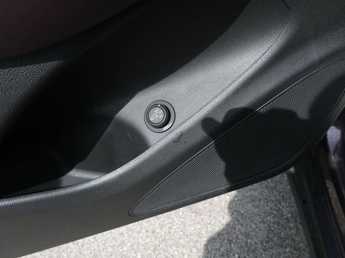 Used 2017 Buick Envision Essence FWD image 26