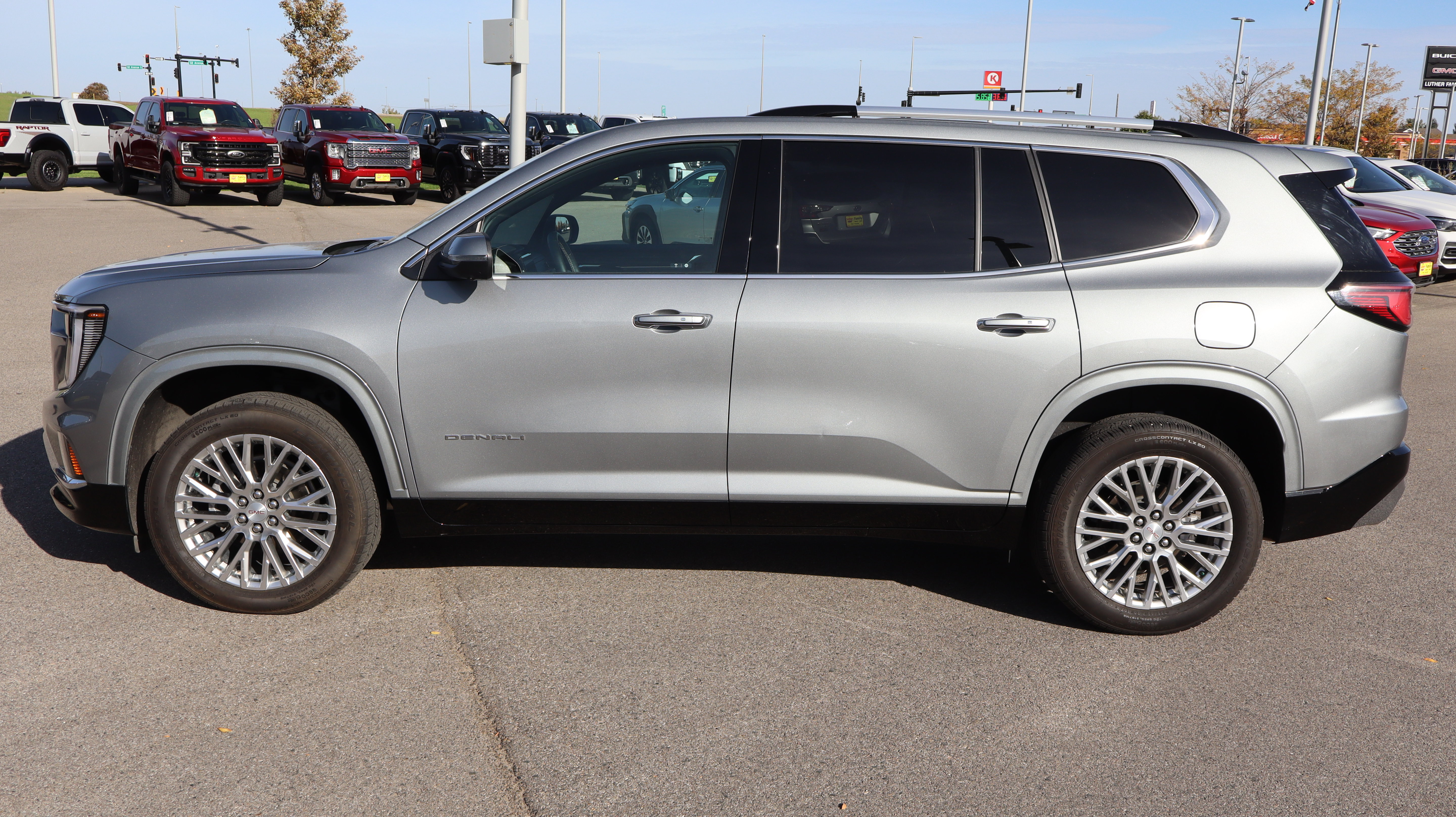 Used 2024 GMC Acadia Denali w/ LPO, Floor Liner Package AWD/4WD image 4