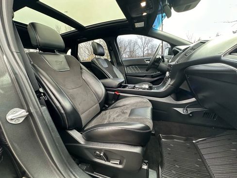Used 2019 Ford Edge ST w/ Equipment Group 401A image 15