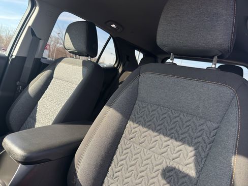 Used 2024 Chevrolet Equinox LT image 27