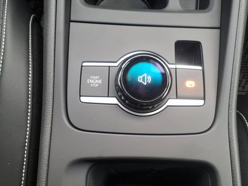 New 2025 Volkswagen Tiguan SE image 13