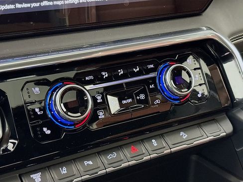 New 2025 GMC Sierra 3500 Denali Ultimate image 16