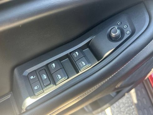 Used 2023 Jeep Grand Cherokee Altitude AWD/4WD image 16