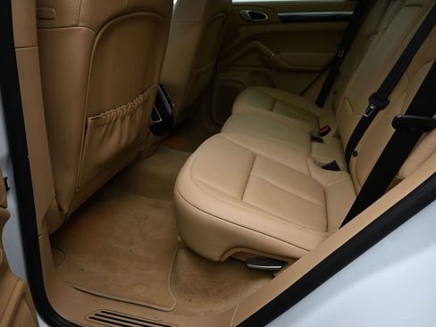 Used 2014 Porsche Cayenne Diesel image 21