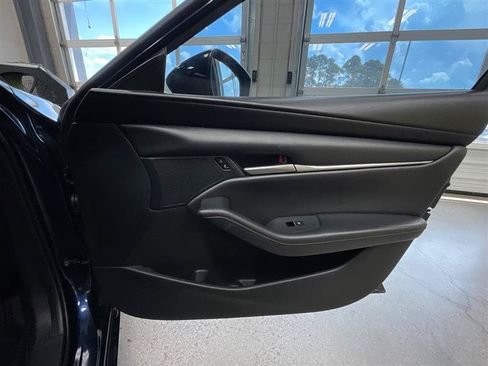 Used 2021 MAZDA MAZDA3 s FWD image 28