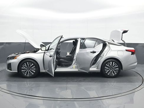 Used 2023 Nissan Altima 2.5 SV image 26