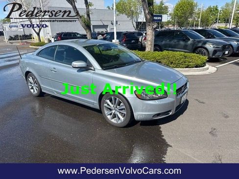 Used 2010 Volvo C70 T5 FWD image 1