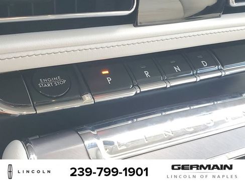 New 2025 Lincoln Aviator AWD w/ Equipment Group 101A image 26
