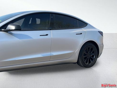 Used 2022 Tesla Model 3 Long Range AWD/4WD image 9