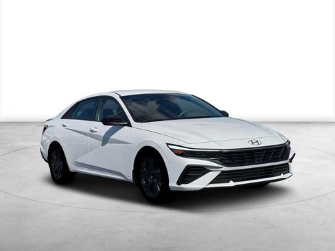 New 2026 Hyundai Elantra Sport FWD image 11