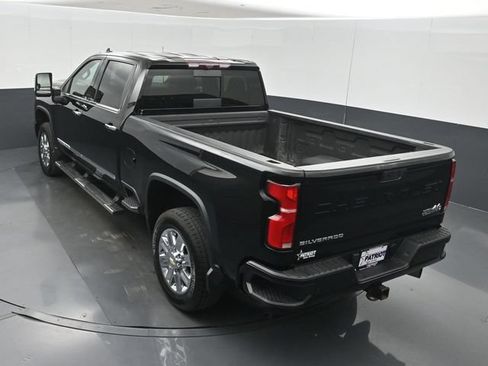 Used 2024 Chevrolet Silverado 2500 High Country w/ High Country Premium Package AWD/4WD image 38