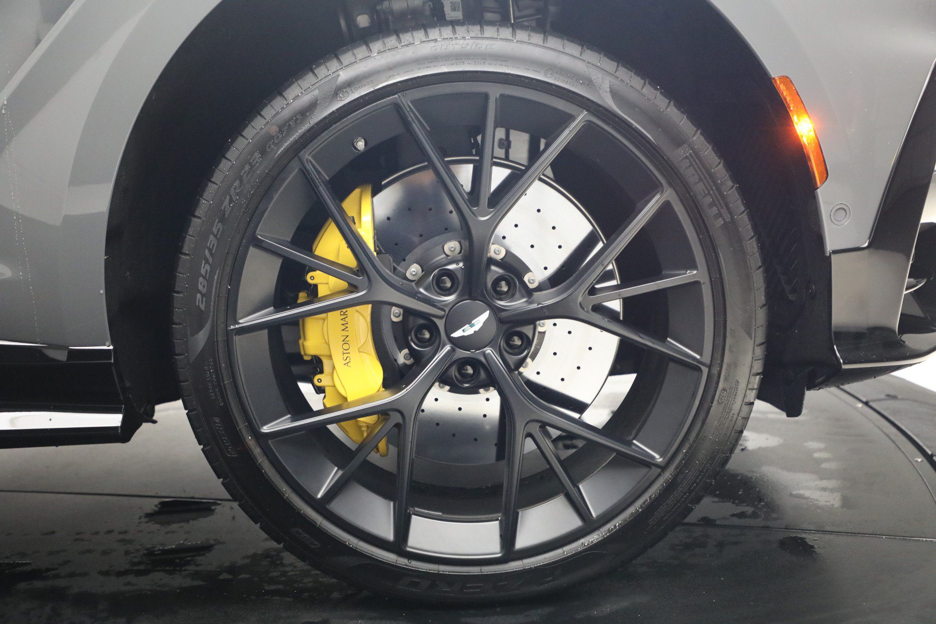 Used 2026 Aston Martin DBX S AWD/4WD image 40