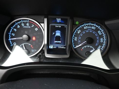 Used 2022 Toyota Tacoma TRD Off-Road w/ Technology Package image 14