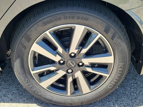 New 2025 Nissan Versa SV w/ Trunk Package image 5