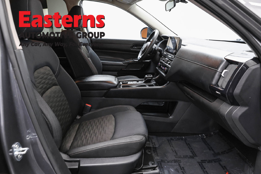 Used 2024 Nissan Pathfinder S AWD/4WD image 25