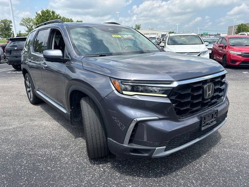 Used 2025 Honda Pilot Elite image 14