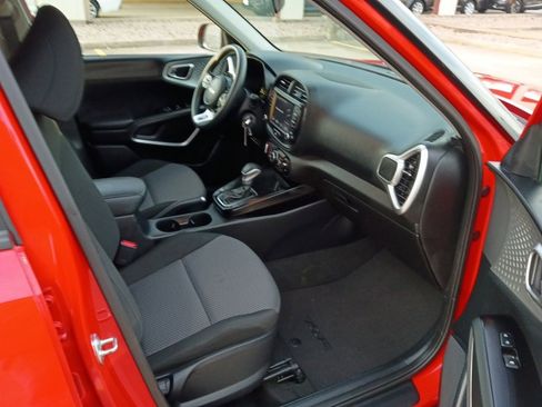 Used 2024 Kia Soul LX w/ Option Group 015 image 8