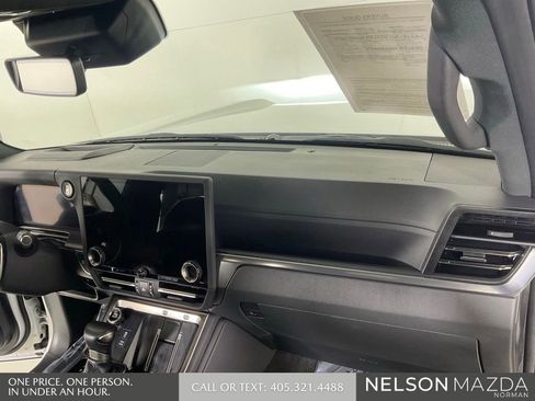 Used 2024 Lexus GX 550 AWD/4WD image 33