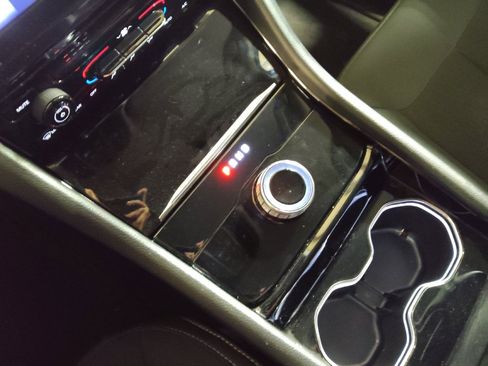 Used 2023 Jeep Grand Cherokee Laredo image 26