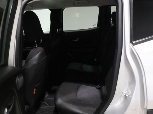 Used 2015 Jeep Renegade Trailhawk image 18