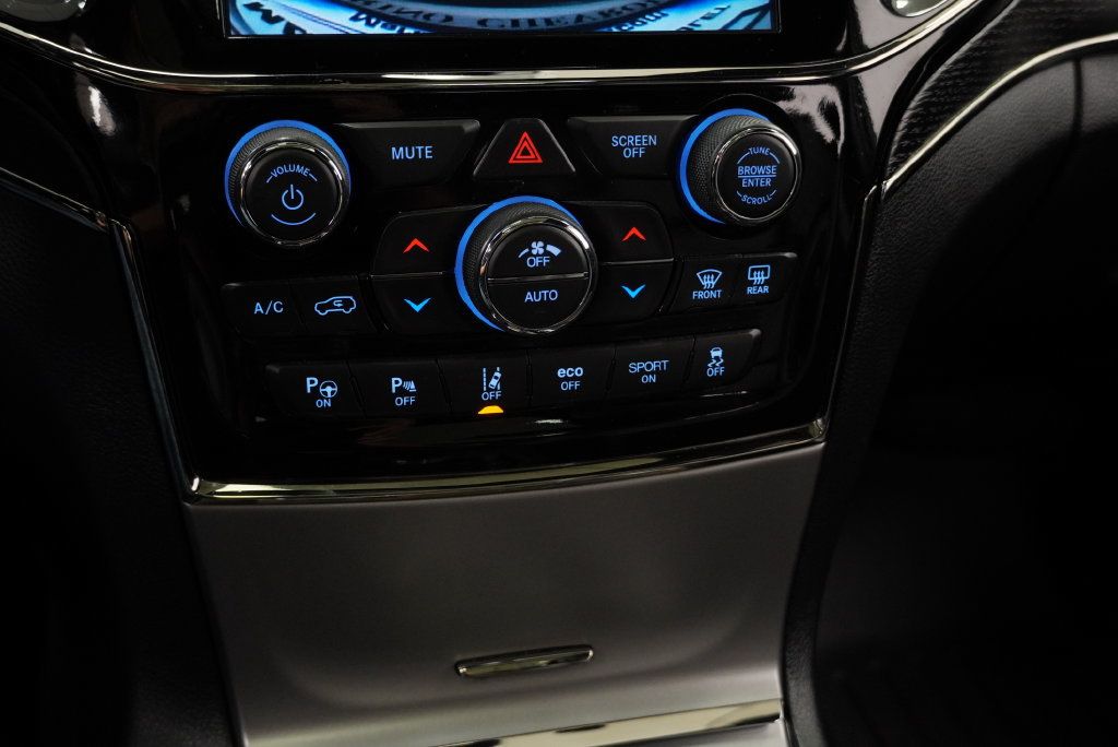 Used 2020 Jeep Grand Cherokee High Altitude AWD/4WD image 29