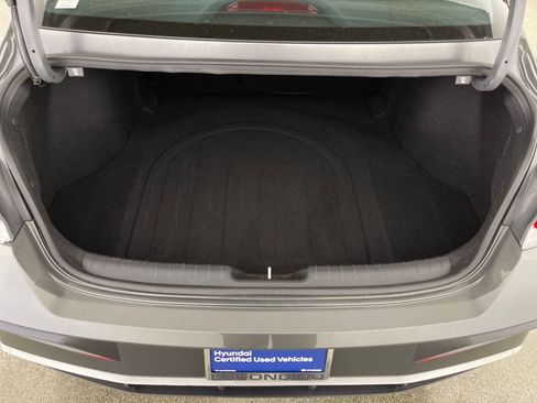 Certified 2025 Hyundai Elantra SEL FWD image 10