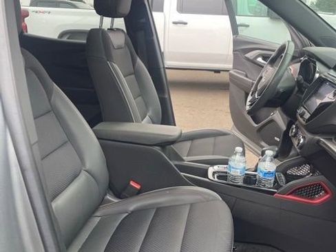 Used 2023 Chevrolet TrailBlazer RS w/ Sun and Liftgate Package image 3