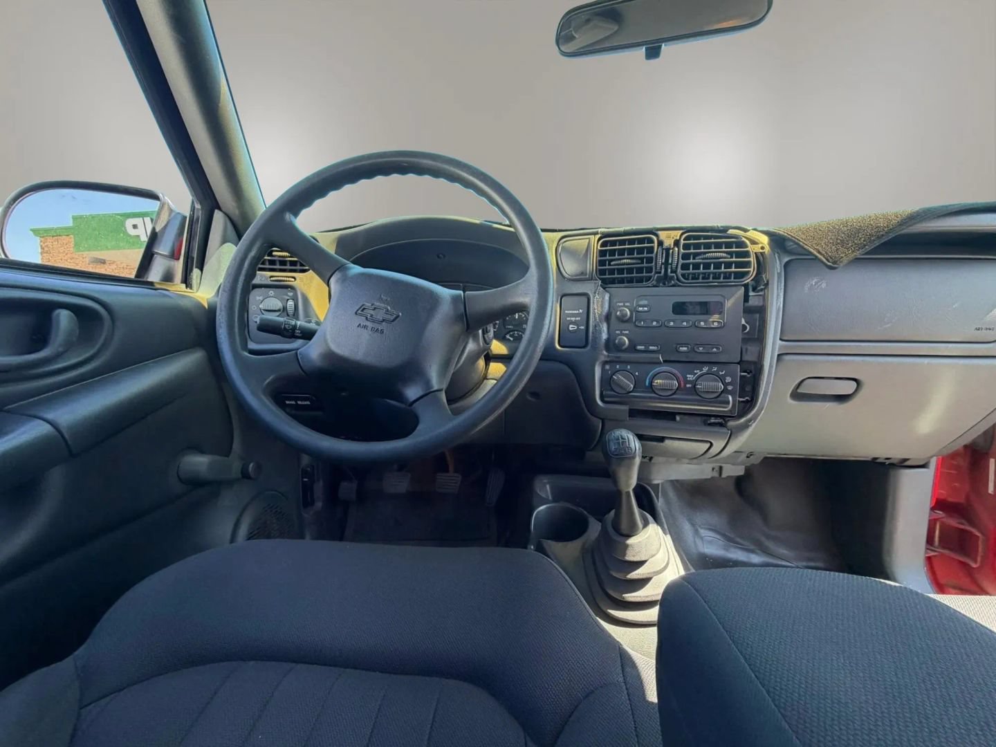 Used 2003 Chevrolet S10 Pickup 2WD Regular Cab image 14