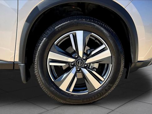 Used 2023 Nissan Rogue SL image 10