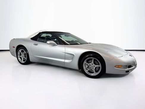 Used 2002 Chevrolet Corvette Convertible w/ Preferred Equipment Group2 image 7