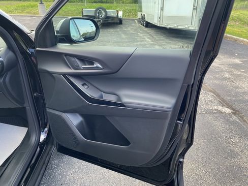 New 2025 Chevrolet Equinox LT image 19