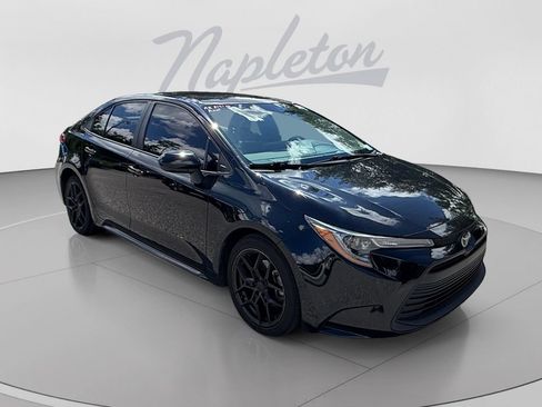 Used 2023 Toyota Corolla LE FWD image 8