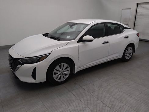 Used 2025 Nissan Sentra S image 2